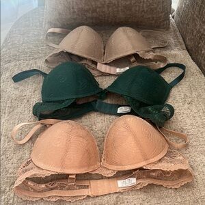 Lace Bra Set in Tan and Green. New without tags.  Never used. 34B.